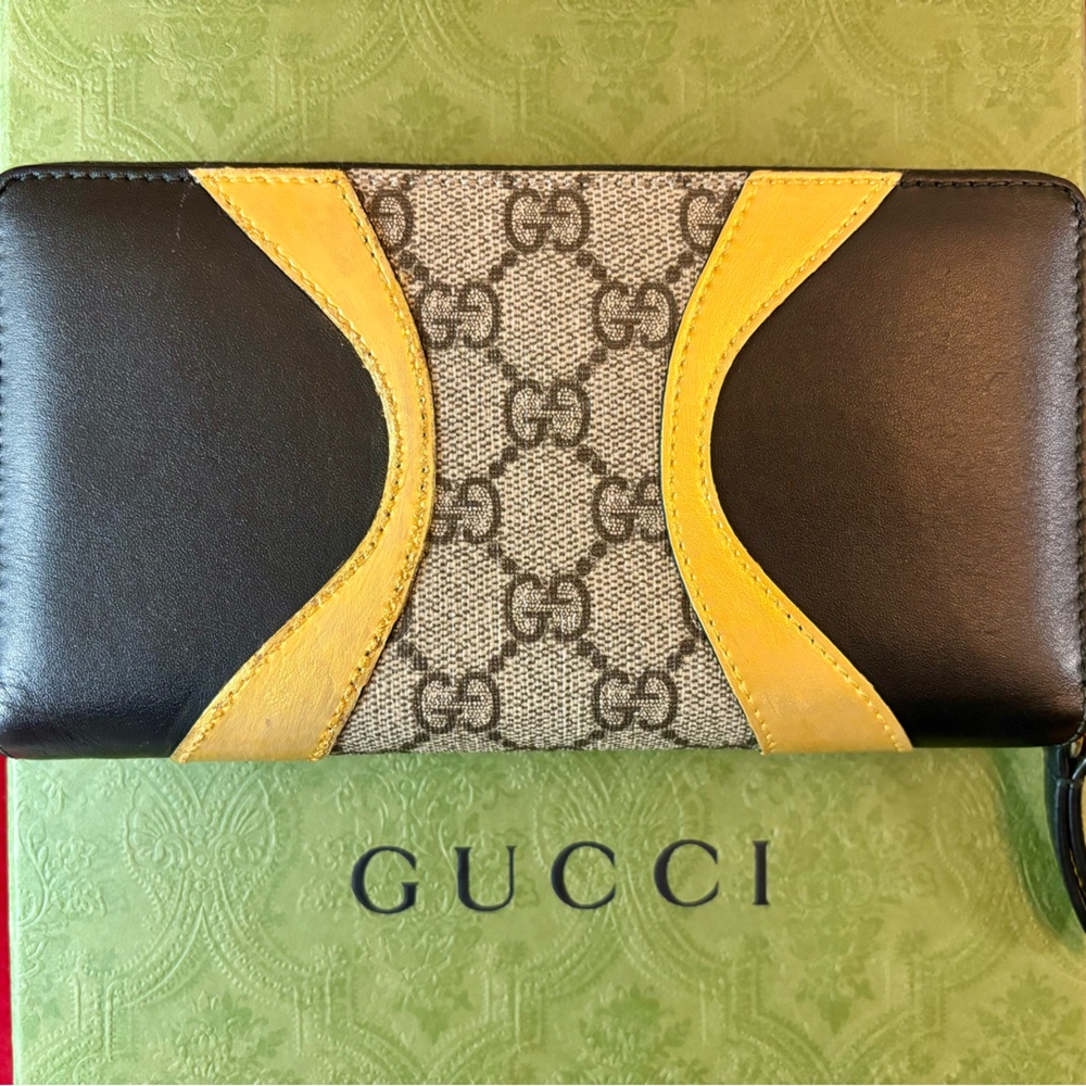 GUCCI Supreme Osiride wallet, authentic, pre-loved excellent condition